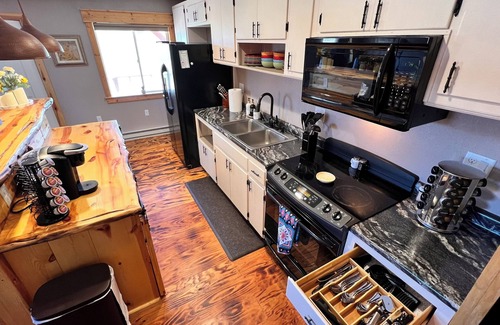 Thermopolis Cabina | Cozy Cabin in Thermopolis. Pet Friendly!