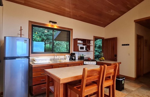 Monteverde Cabina | Cozy cabin located in Monteverde just 5 mins from the local attractions & town.