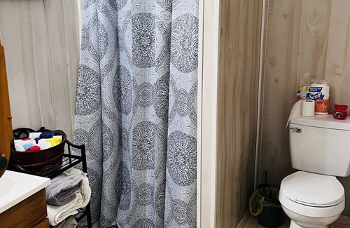 Samburg Cabina | Cozy cabin located on the water front at Reelfoot Lake