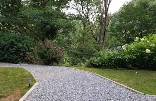 Hot Springs Casa | Cozy Cabin near Appalachian Trail & Hot Springs