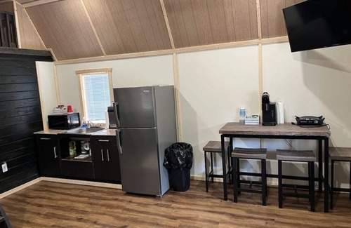 Avinger Cabina | Cozy cabin near Lake O' Pines / Avinger