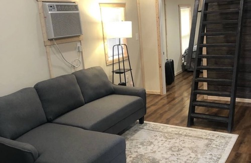 Avinger Cabina | Cozy cabin near Lake O' Pines / Avinger