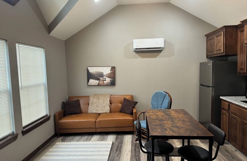 Lawton Cabina | Cozy cabin near Medicine Park Tv and WIFI