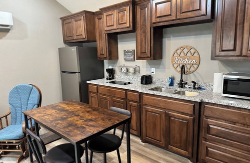 Lawton Cabina | Cozy cabin near Medicine Park Tv and WIFI
