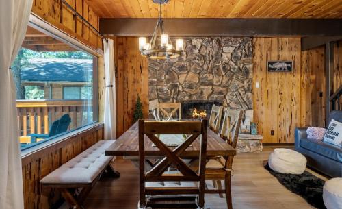 Whispering Forest Casa | Cozy Cabin near Resorts and The Village +Mtn views