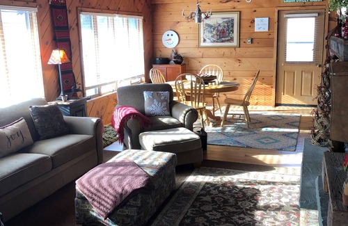 Morris Cabina | Cozy cabin near Ski Sawmill and Pine Creek