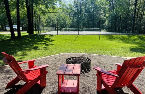 Nisswa Cabina | Cozy Cabin Nisswa with Outdoor Hot tub, Sauna and Tennis Court (Plus Extra House & Bunkhouse Avail)