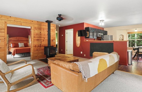 Evergreen Cabina | Cozy Cabin on 1 acre - Outdoor Barrel Sauna & Starlink!