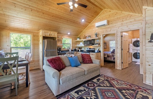 Klondike Cabina | Cozy Cabin on a Private Lake