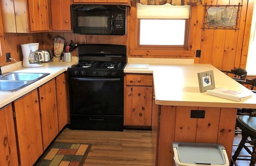Arbor Vitae Cabina | Cozy Cabin On Big Arbor Vitae Lake - Great Fishing!