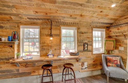 Averill Park Casa | Cozy Cabin on Crooked Lake Hike, Ski and Explore!