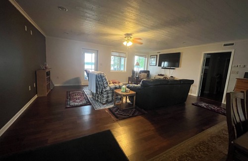Le Center Cabina | Cozy cabin on Lake Jefferson in Cleveland, MN