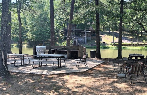 Mid America Cabina | Lake Cabin ubicado en Lake Hamilton, a minutos del centro de la ciudad y Oaklawn