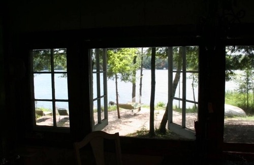 Traverse City Cabina | Cabina de cuatro estrellas en el tranquilo Lago Bass: ¡reservando ahora para el verano de 2019!