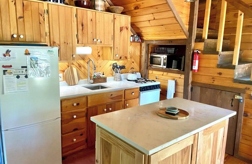 Schroon Lake Cabina | Cozy Cabin on roaring Brook