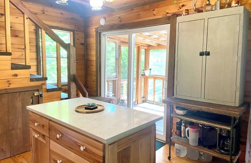 Schroon Lake Cabina | Cozy Cabin on roaring Brook