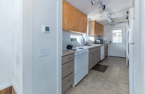 Yacht Harbor Cabina | South Shore Waterfront Lake Travis Cabin: ¡Cala apartada, apta para perros, para nadar, pescar y navegar! Wi-Fi gratis