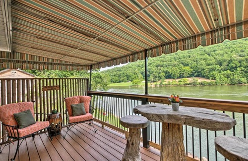 Chattanooga Casa | Cozy Cabin on Tenn River - 10 Mi to Chattanooga!