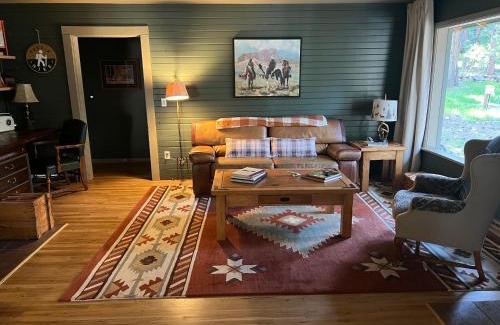Rye Casa | Cozy Cabin on the Creek