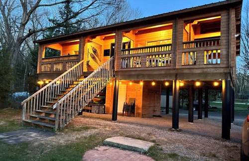 Huntsville Cabina | Cozy Cabin Overlooking Arrowhead Provincial Park and the Big East River