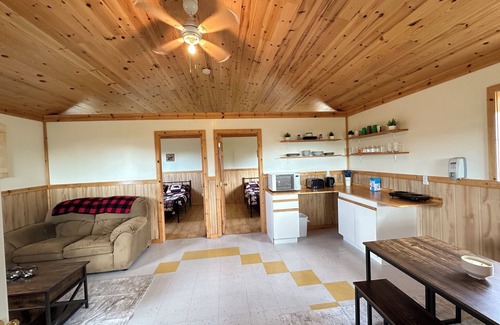 Neebing Cabina | Cozy cabin overlooking Lake Superior.