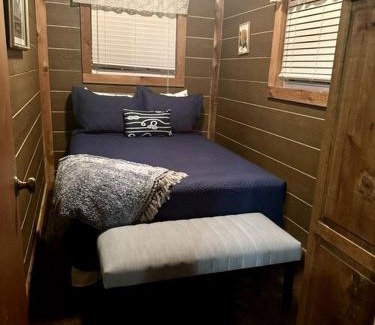Cleora Casa | Cozy Cabin Perfect for Family Getaways in Afton, Oklahoma