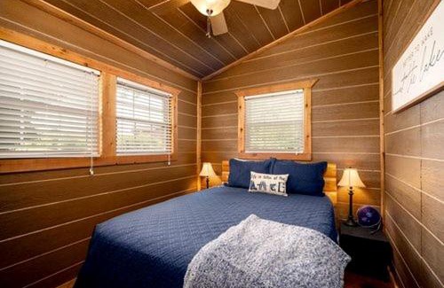 Cleora Casa | Cozy Cabin Perfect for Family Getaways in Afton, Oklahoma