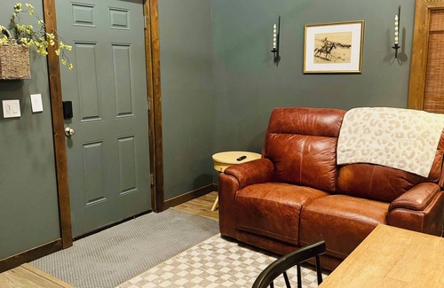 Pompeys Pillar Cabina | Cozy cabin - pet friendly