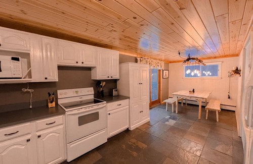 Kalkaska Cabina | Cozy cabin, private 10 acres close to atv trail & lake