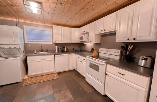 Kalkaska Cabina | Cozy cabin, private 10 acres close to atv trail & lake
