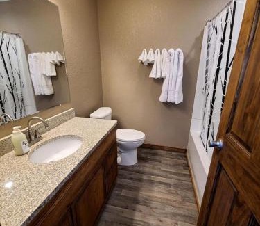 Moscow Casa | Cozy Cabin Rentals for a Family Getaway in Southeastern Iowa