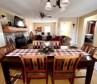 Branson Casa | Cozy Cabin Rental near Table Rock Lake in the Ozark Mountains, Missouri