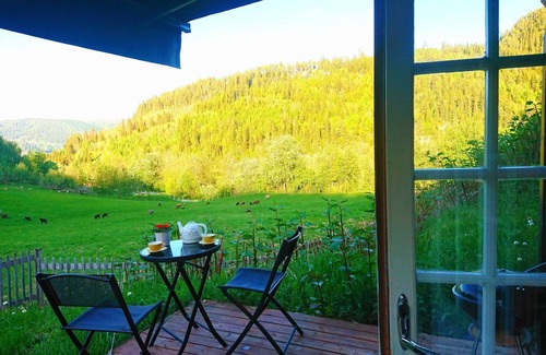 Storen Cabina | Cozy Cabin Retreat in Scenic Valley, E6 South of Trondheim