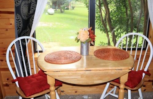 Eureka Springs Casa | Cozy Cabin Retreat Close to Rivers and Lakes in Eureka Springs, Arkansas