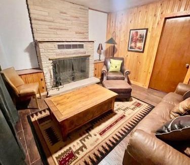 Midway Casa | Cozy Cabin Retreat in Midway