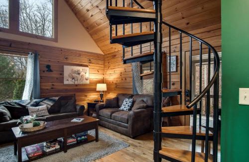 Bryson City Casa | Cozy Cabin Retreat: Tiny Trotter
