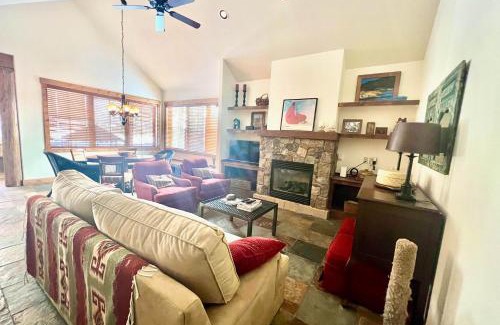 Grand Lake Casa | Cozy Cabin Retreat
