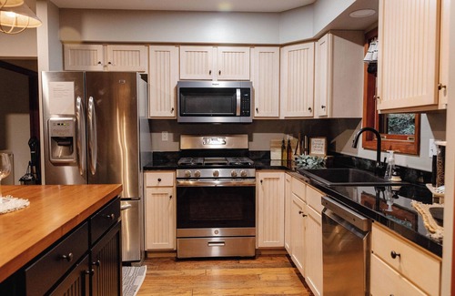 Potts Grove Cabina | Cozy Cabin tucked in 5ac of private woods!!