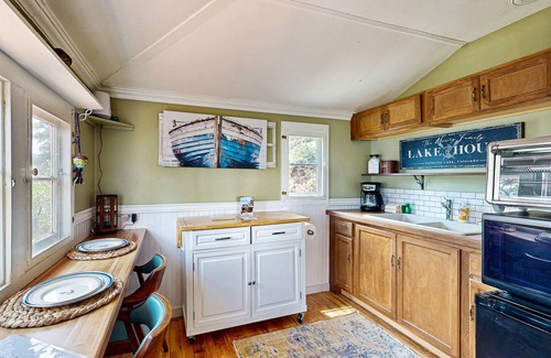 Bayfield Apartamento | Cozy cabin w/ beautiful views, lakefront, free wifi internet