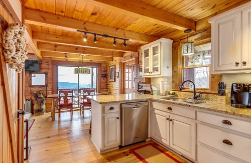 Jasper Cabina | Cozy Cabin w/ Blue Ridge Mountain Views & Hot Tub