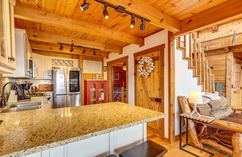 Jasper Cabina | Cozy Cabin w/ Blue Ridge Mountain Views & Hot Tub