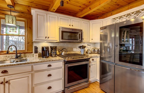 Jasper Cabina | Cozy Cabin w/ Blue Ridge Mountain Views & Hot Tub