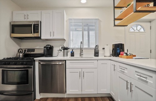 Kabletown Casa | Cozy Cabin w/ Hot Tub, Arcade & Fire Pit perfect for up to 8 people