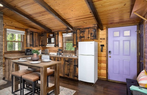 Stanardsville Casa | Cozy Cabin w/Hot Tub: Fall Foliage Near Shenandoah
