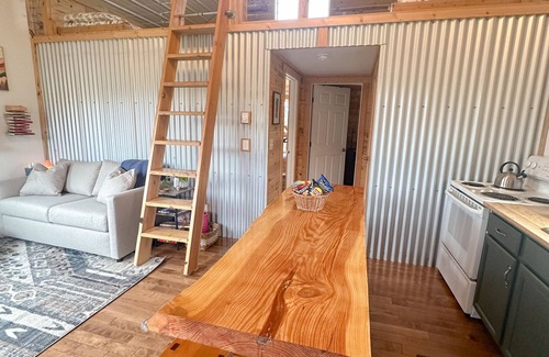 East Glacier Park Cabina | Cozy Cabin w/ Waterfall near Glacier National Park