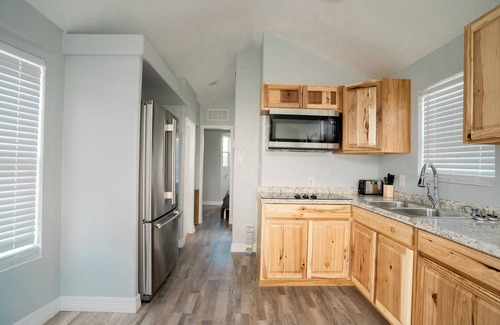 Brazoria Cabina | Cozy cabin with 1 bedroom and WiFi, AC in charming Brazoria