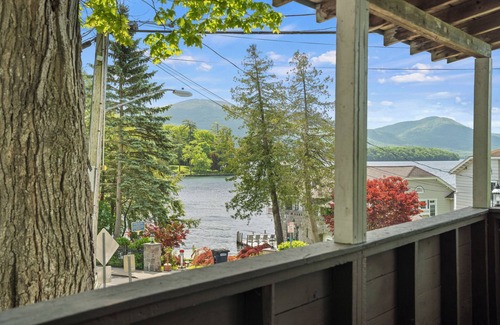 Bolton Landing Cabina | Cozy Cabin with 40ft Covered Dock on Lake George
