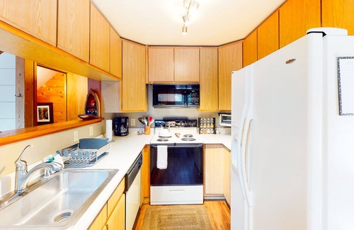 Pla-Vada Woodlands Cabina | Cozy cabin with a large deck, firepit, & gas grill - near golf and skiing