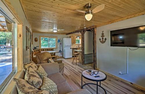 Elizabeth Casa | Cozy Cabin with Backyard Oasis 11 Mi to Marina