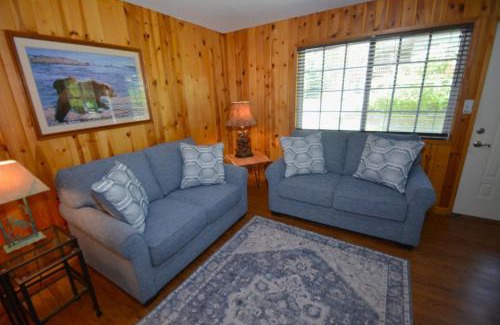 Bass Lake Casa | Cozy Cabin With Boat Slip Free Night Special